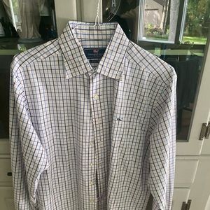 Vineyard Vines men’s button down shirt.